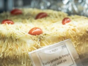 Torta de pão gelada (serve 20 pessoas)