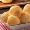 Pão de Queijo: A Receita Original Brasileira e Onde Encontrar em Falmouth MA
