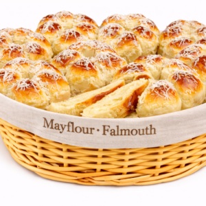 Rosca recheada c/ creme e coco | Rosca recheada c/ creme e coco